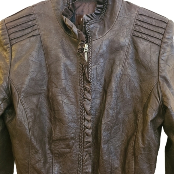 Danier Feminine Leather jacket - Picture 4 of 6